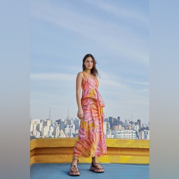 🍍FARM RIO Pink Ombre Bananas Cross Back Maxi Dress - Picture 3 of 16